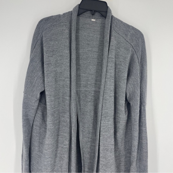 Lululemon Merino Wool Gray Tunic Cardigan Sweater Thumbholes Pockets - Picture 2 of 7